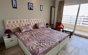 Paramount Golfforeste Bed & Breakfast Greater Noida India